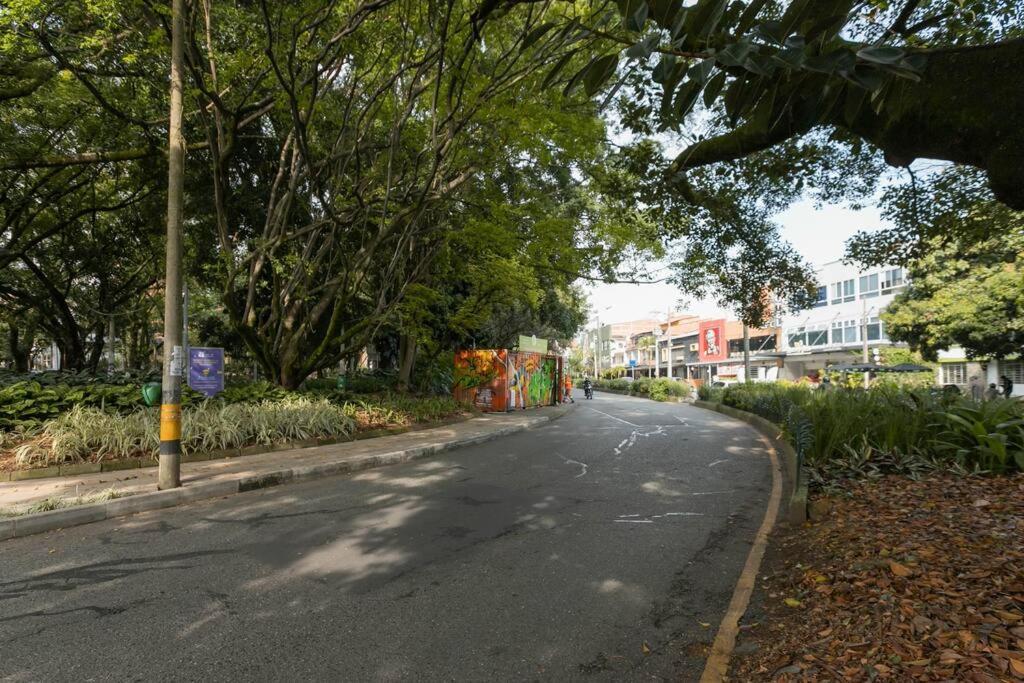 Prime Laureles Location With Air Conditioning Medellín Extérieur photo