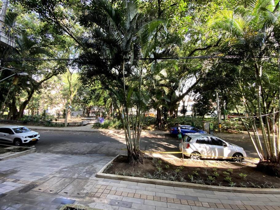 Prime Laureles Location With Air Conditioning Medellín Extérieur photo